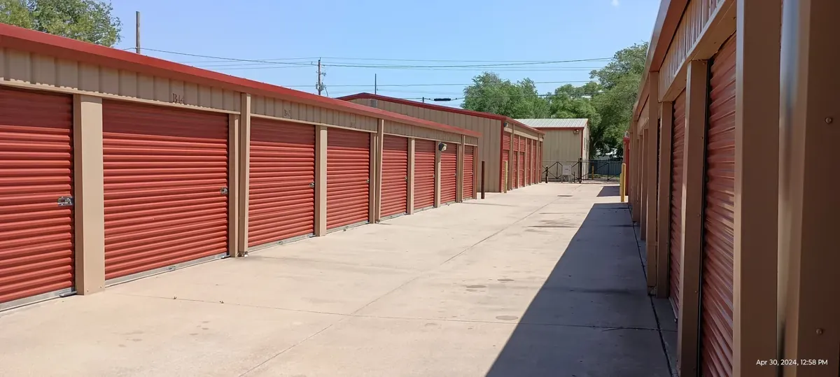 Self Storage Units in Wichita, KS, on N Market St